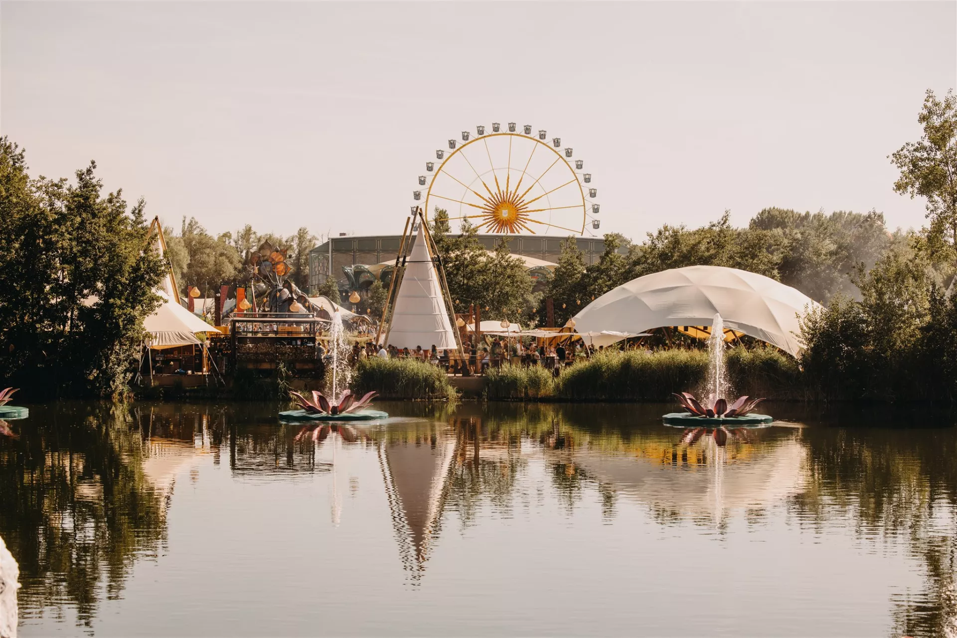 Case: Tomorrowland